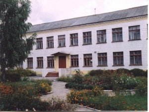 Школа села Октябрське.jpg